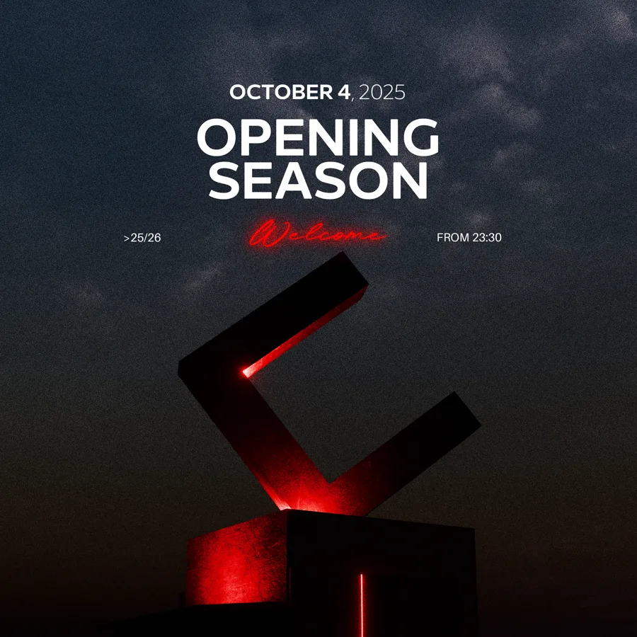 Locandina Opening Season
